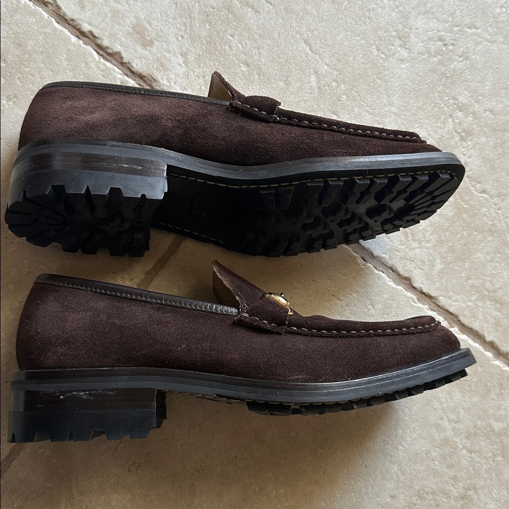 Gucci Men's Dark Brown Suede Loafers with Gold Buckle. Made in Italy - Picture 4 of 7